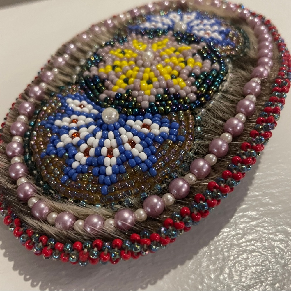 Vintage Hand Beaded Hair Barrette Hair-On Hide Large - Picture 3 of 5